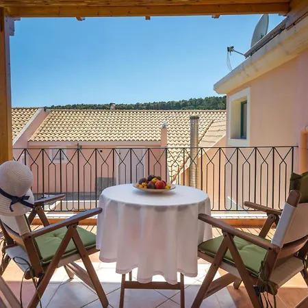 Apart Otel Rouchotas 4*