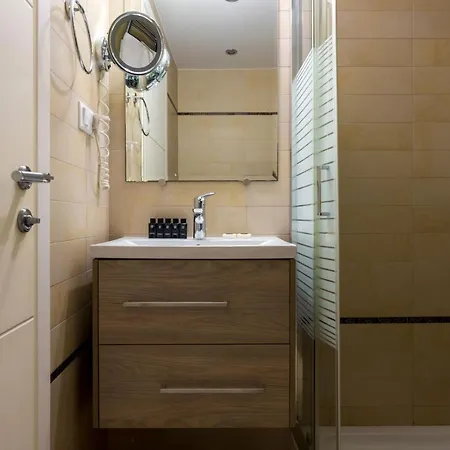 Rouchotas Apartmanhotel