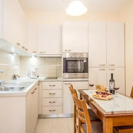 Apartmanhotel Rouchotas