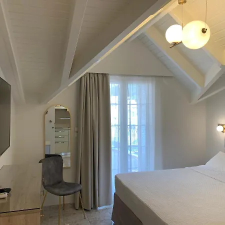 Lejlighedshotel Rouchotas 4*